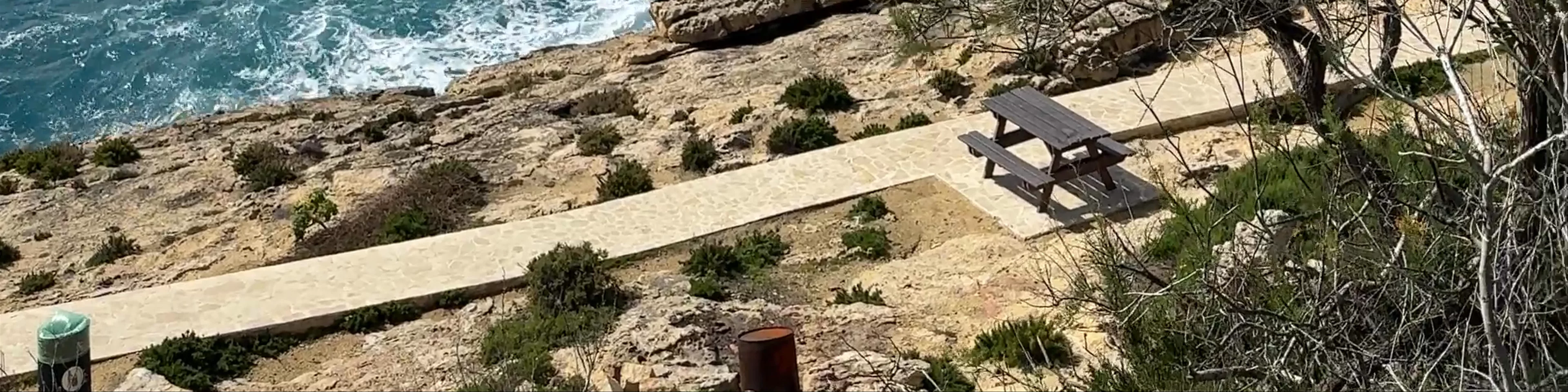 Xlendi Bay