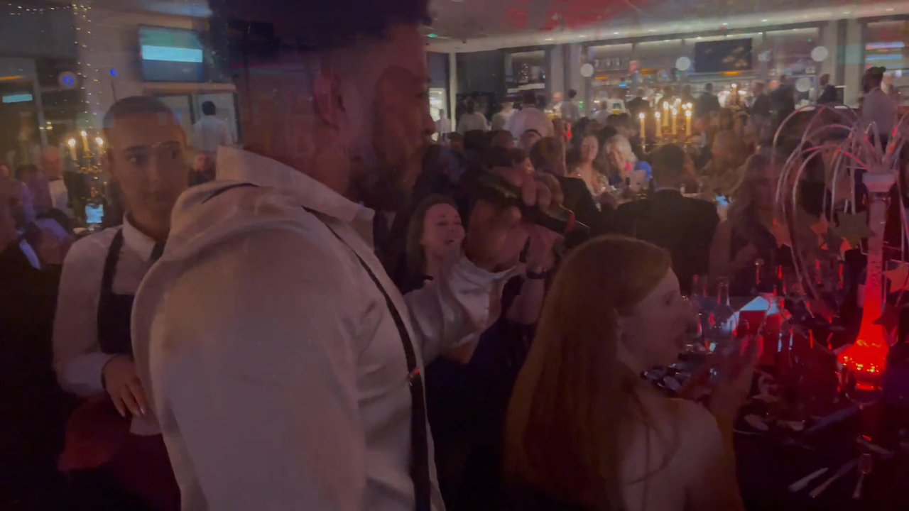 Mashup Kings - Live Roaming Dinner Set - video