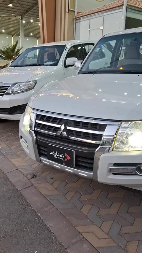 ميتسوبيشي باجيرو GLS-4Doors 2017