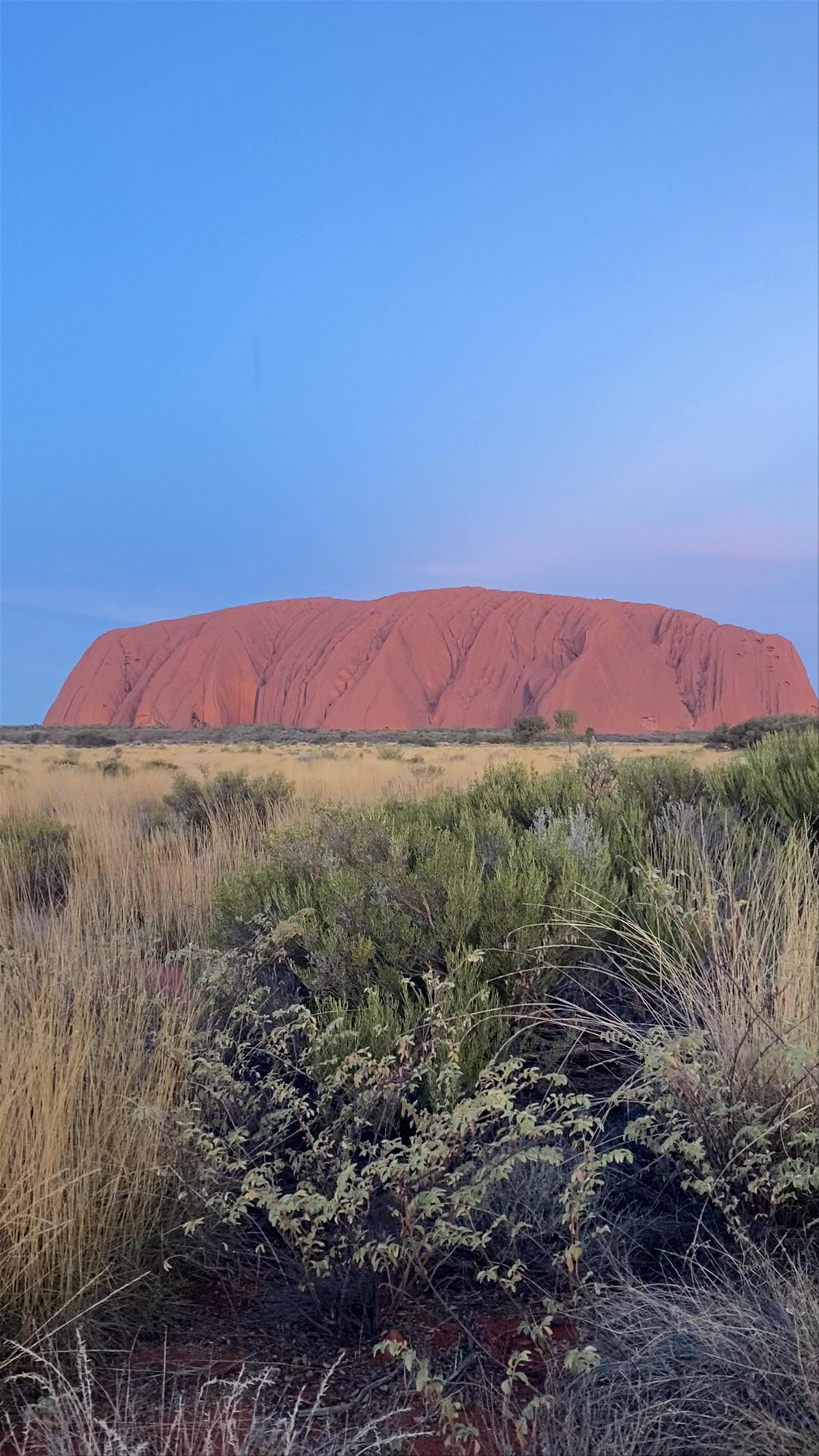 Sunset Serenity at Uluṟu Car Sunset Viewing Area, Northern Territory
