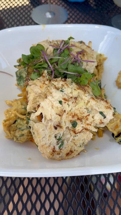 Moku Roots - crab cake mac n cheese - Vegan Near Me - Kula, Hawaii
