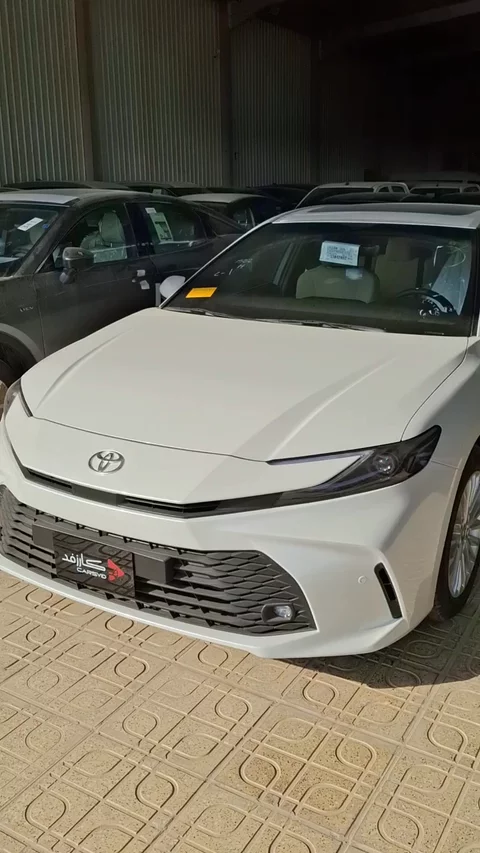 تويوتا كامري E-Plus 2025