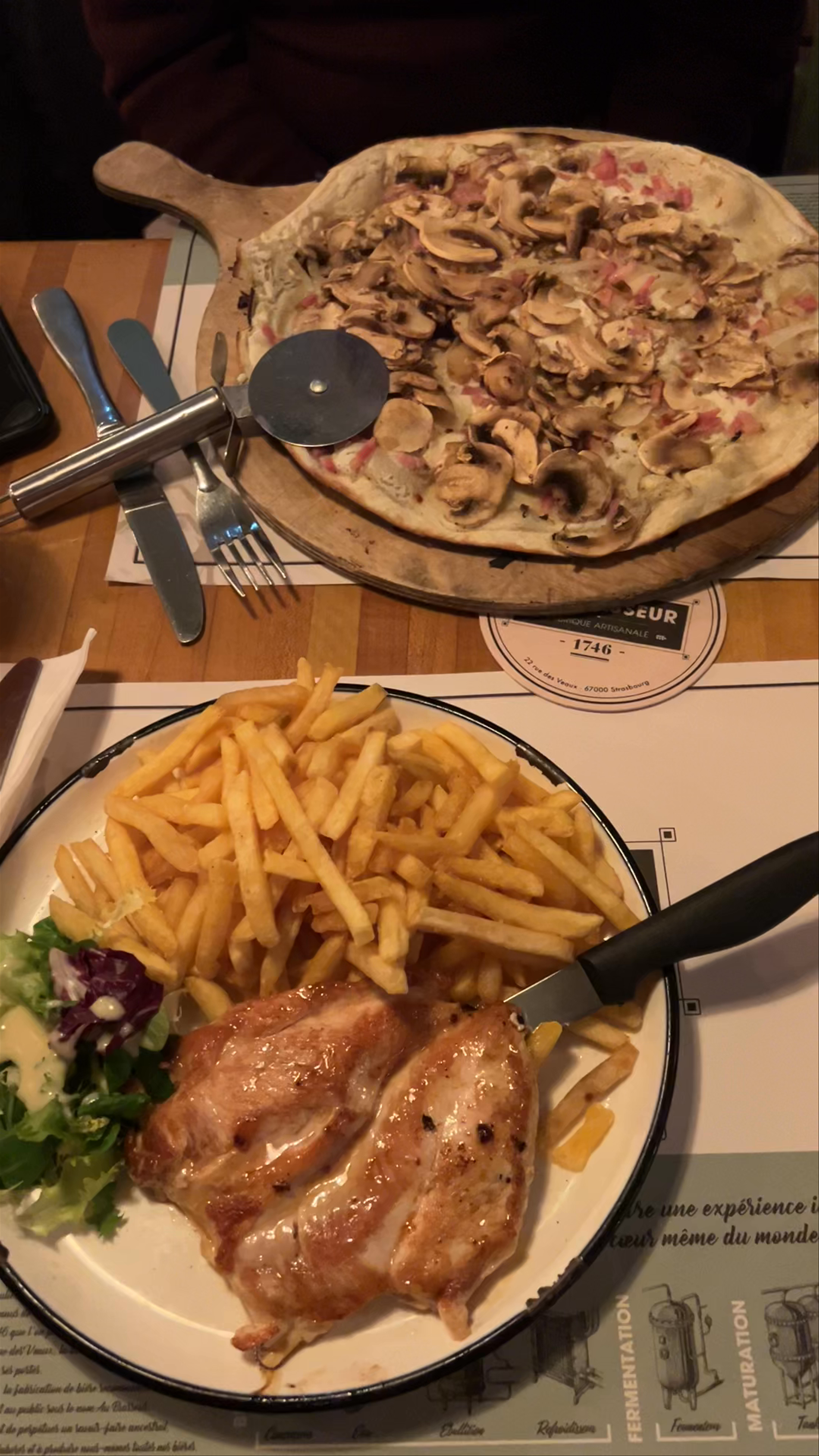 Au Brasseur: Cozy Evening Dining in Strasbourg