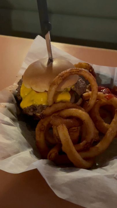 B & I Bar - Beautiful bar and great burgers - Bars Near Me - Lansing, Michigan