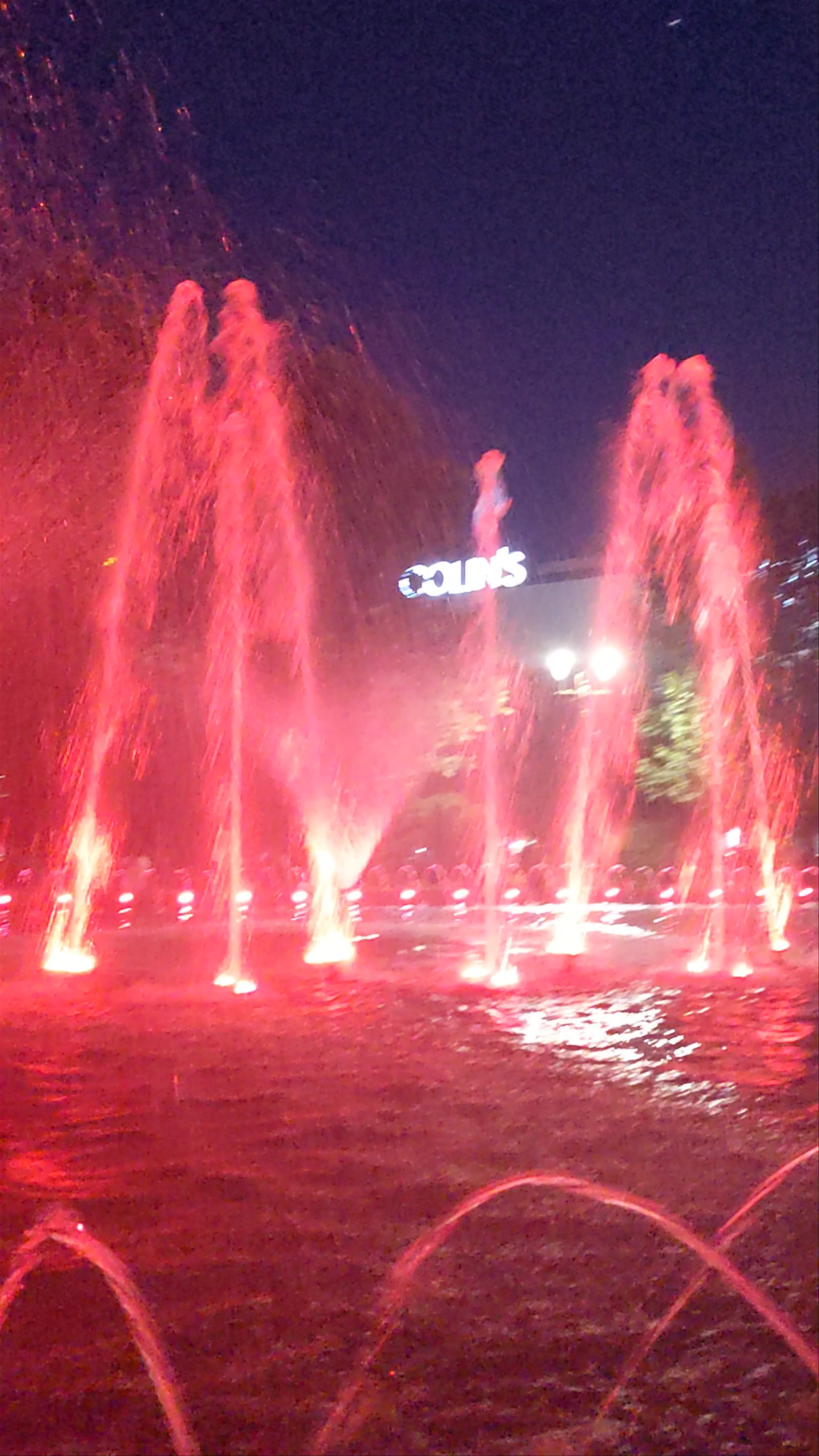 Bucharest Fountains, Piața Unirii