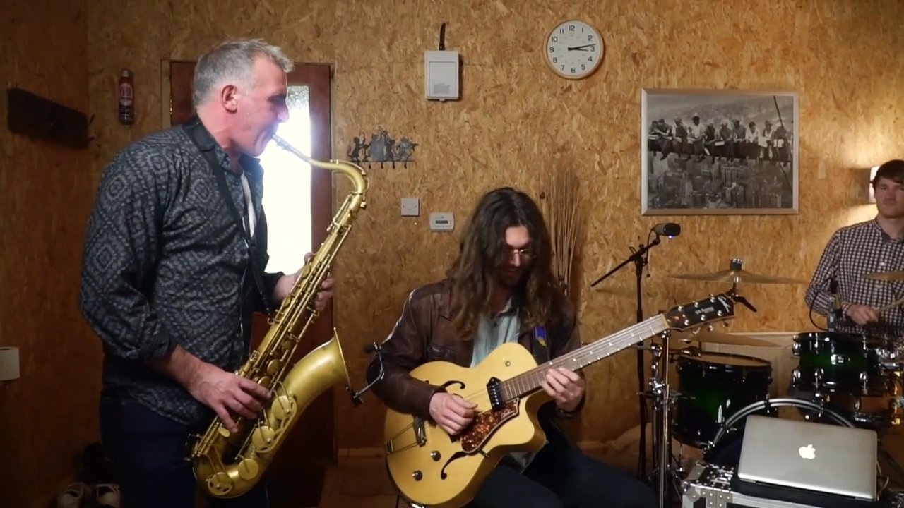 Mashup Kings - It Must Be Love - video