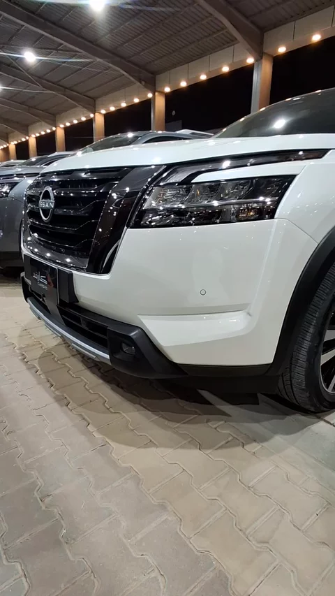 نيسان باثفندر SL 2023