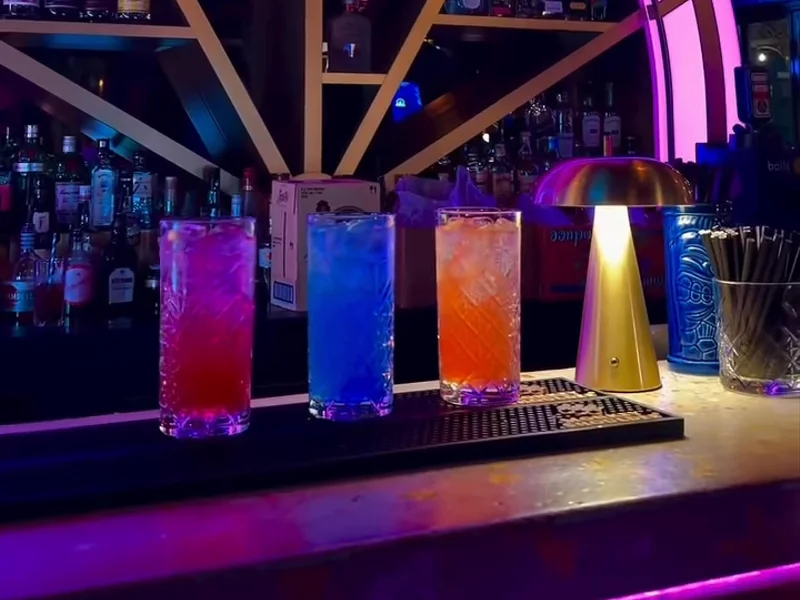 Bar - UGC