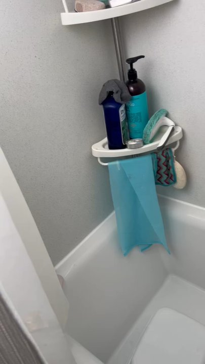 Birch Clean - Sparkling clean tub! - Home Cleaning Near Me