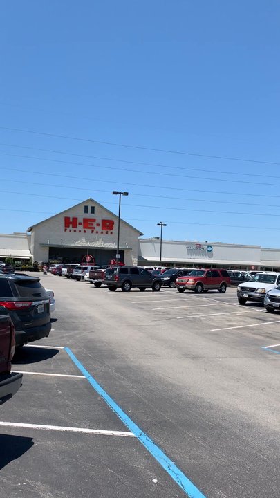 H-E-B - Grocery Near Me - Floresville, Texas