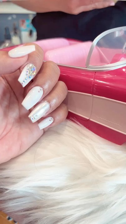 Daisy Nails - White acrylic nails - Nail Salons Near Me - Rancho Cucamonga, California