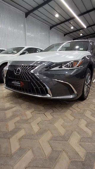 لكزس ES 250 2025