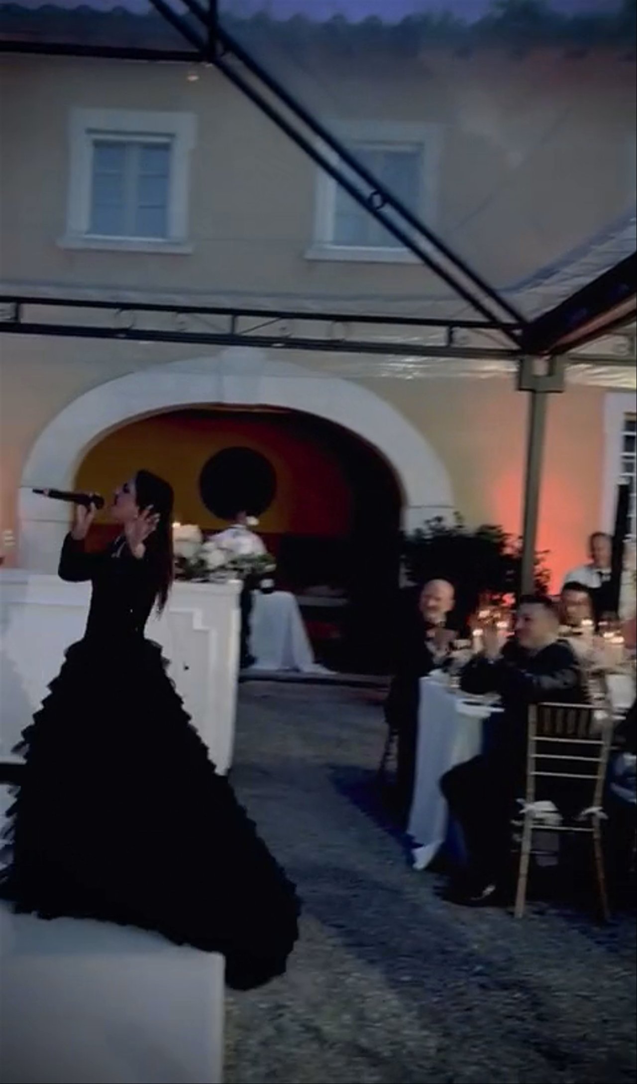 La Dolce Vita - Dinner Roaming Singer - video