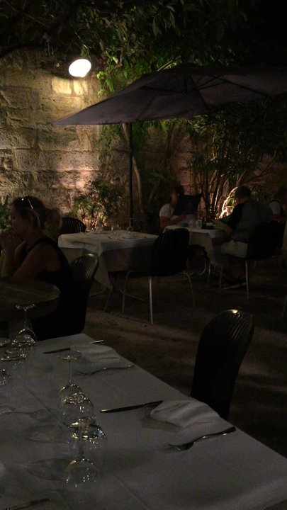 Midi à l'Ombre - French Near Me - Uzès, 30