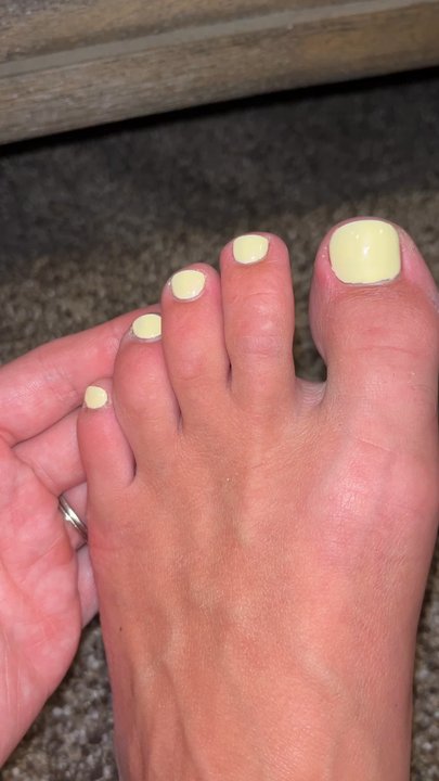 BLING NAIL SPA - First foot has top coat, second one does not. It's hard to tell in video. - Nail Salons Near Me - Draper, Utah