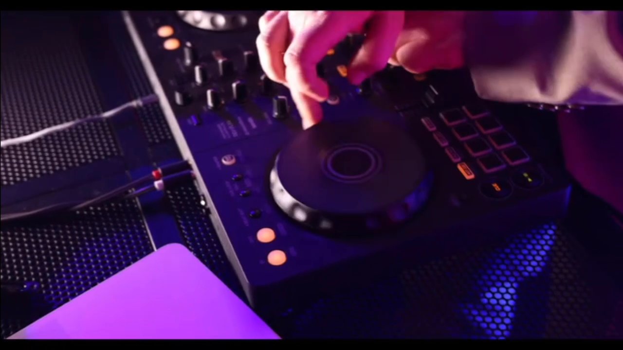 Groove Addiction - DJ Set - video