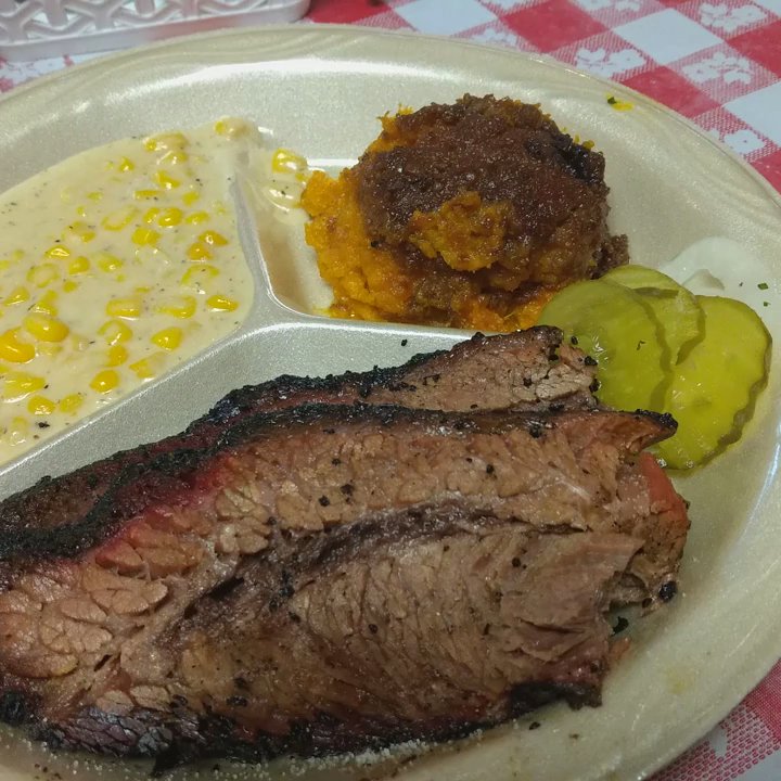 Dee Willie’s BBQ  - Barbeque Near Me - San Antonio, Texas