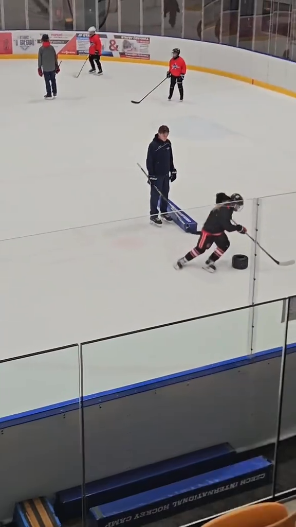 Anna Ward: Czech International Hockey Camp 2