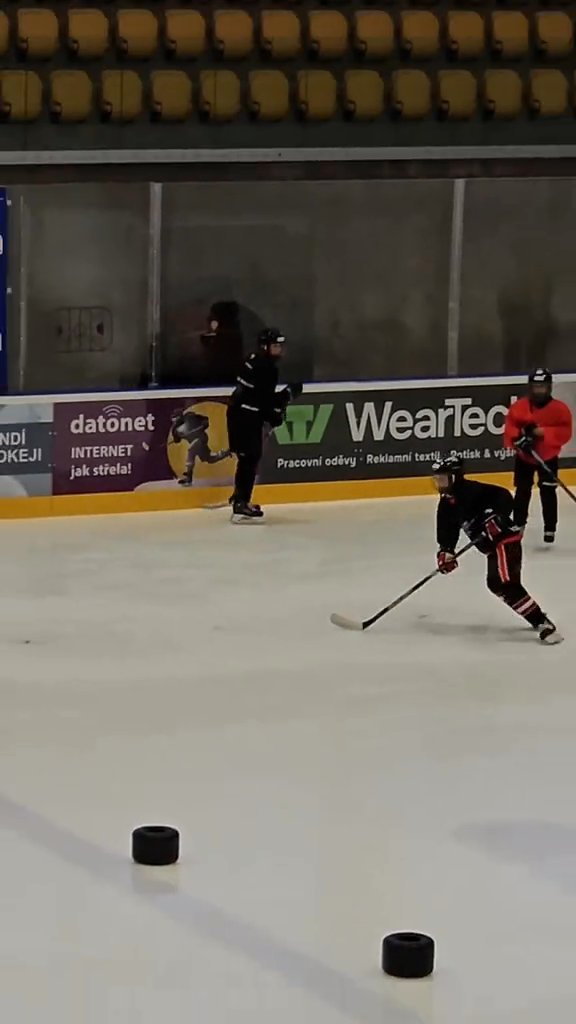 Anna Ward: Czech International Hockey Camp 1