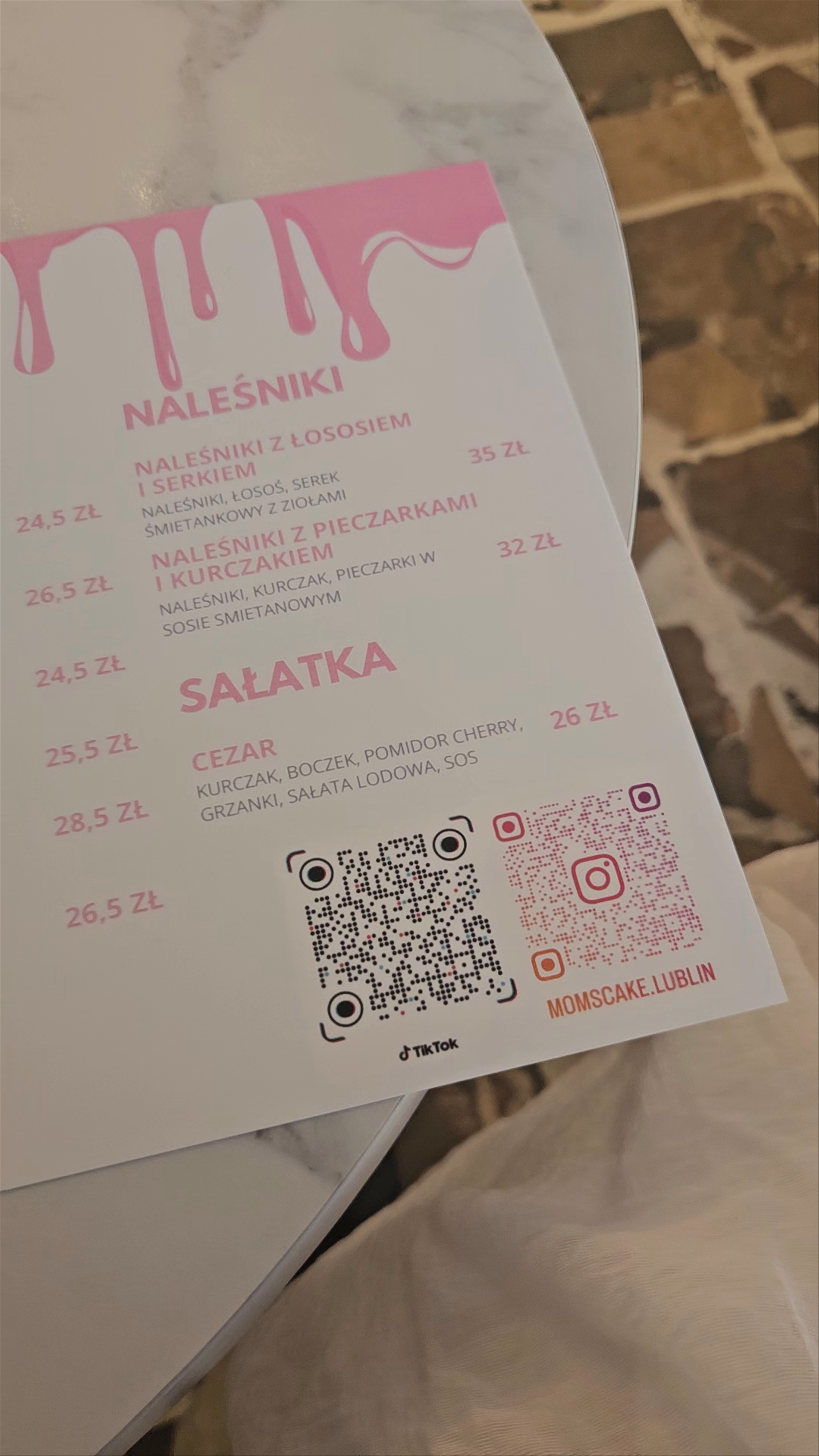 Mom's Cake: Cozy Café Charm in Lublin, Poland