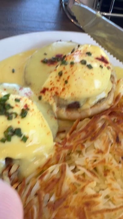 Yosemite Station - Country Eggs Benedict - Breakfast & Brunch Near Me - Merced, California