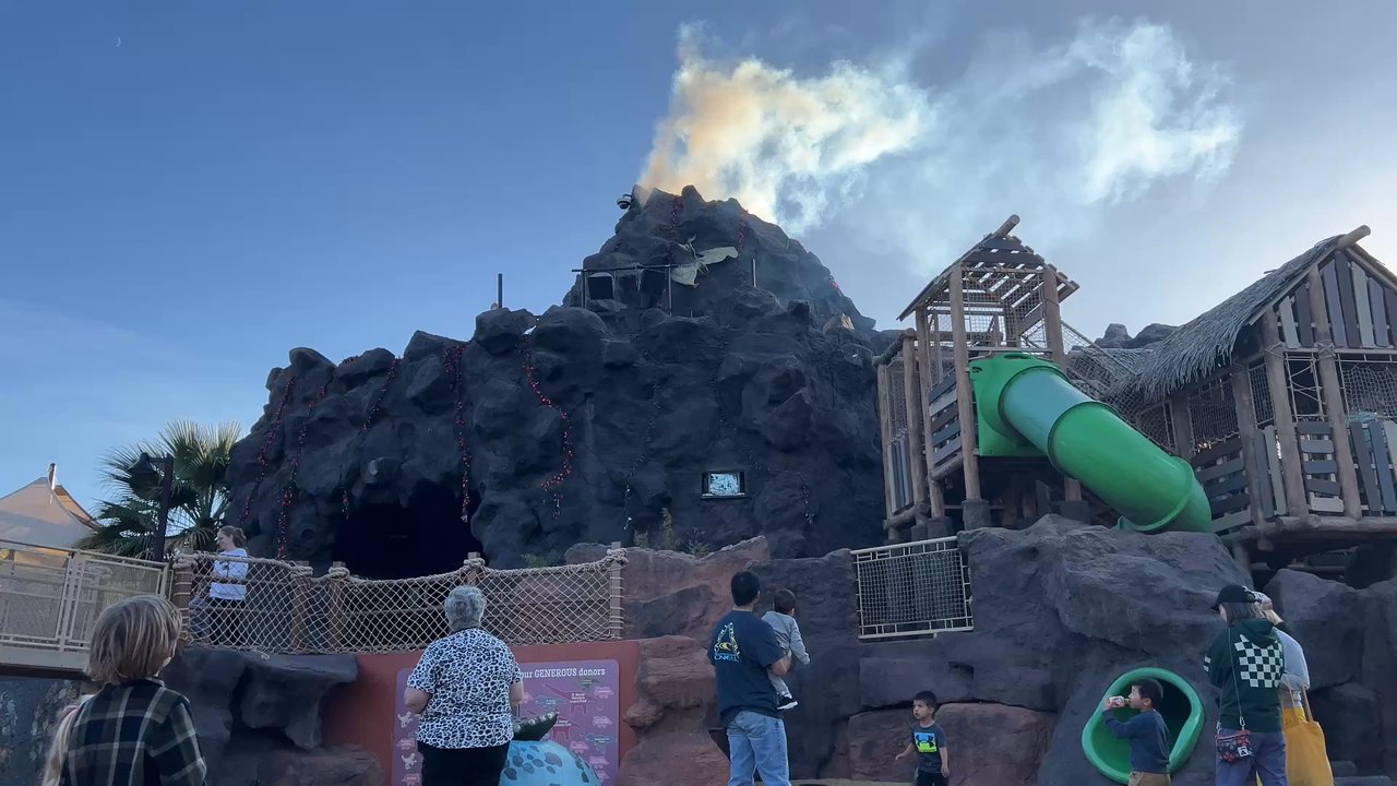 Thunder Junction - The volcano blows its top every 45 minutes! - Parks Near Me - St. George, Utah