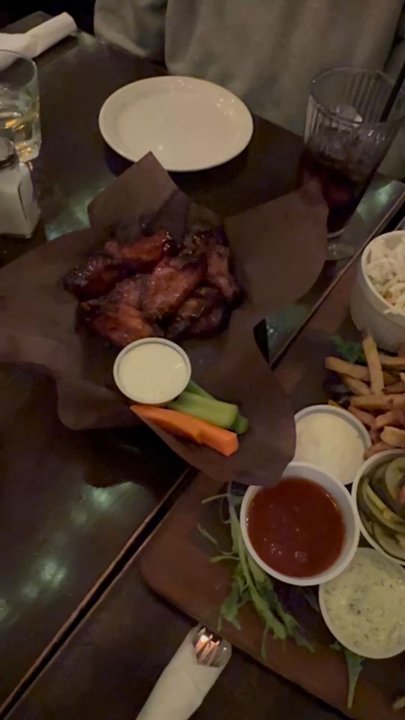 Breakwall BBQ - Big boy sampler with calamari and wings. - Barbeque Near Me - Toronto, Ontario