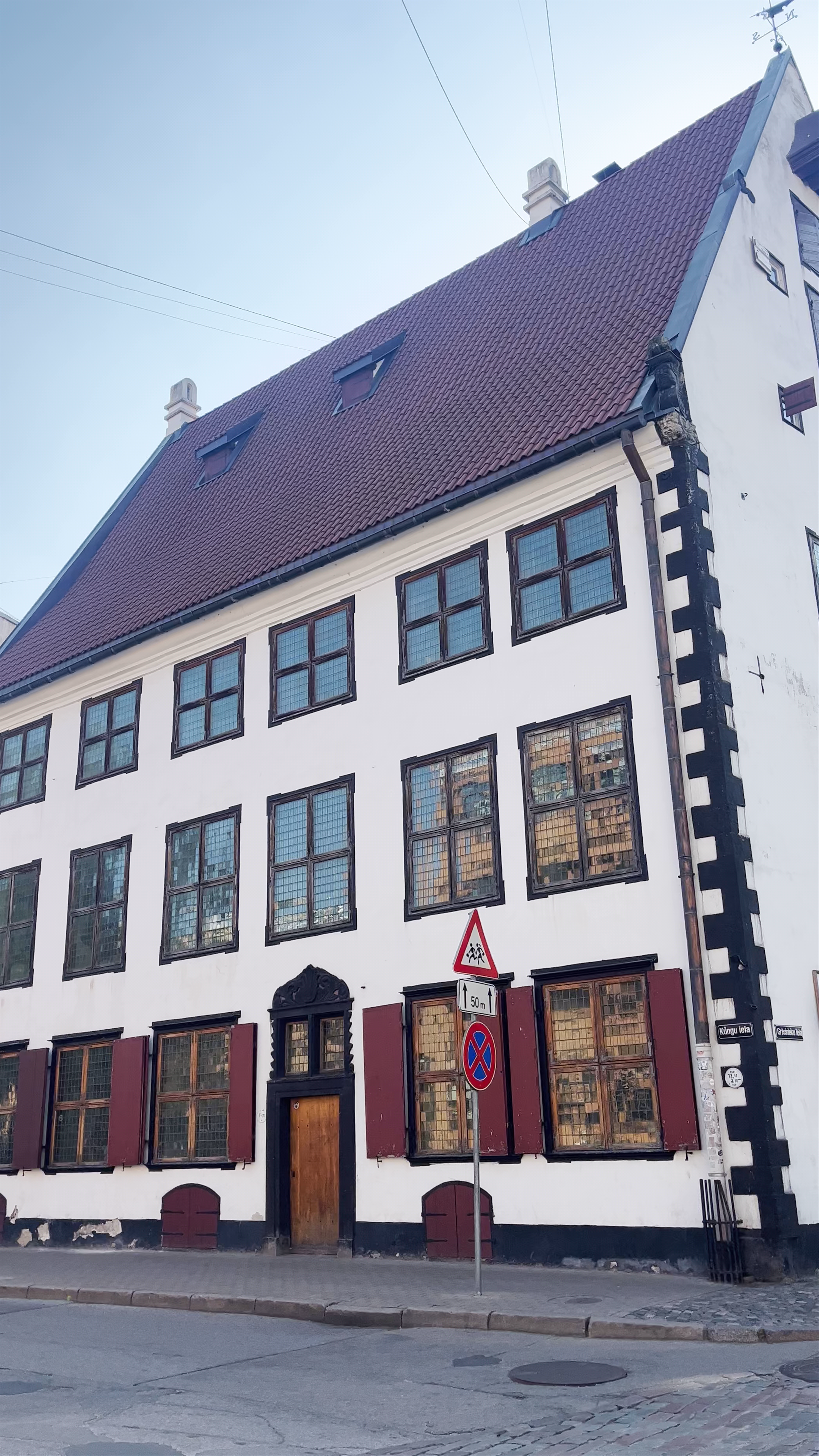 Дом Менцендорфа: Timeless Riga Charm in Central District