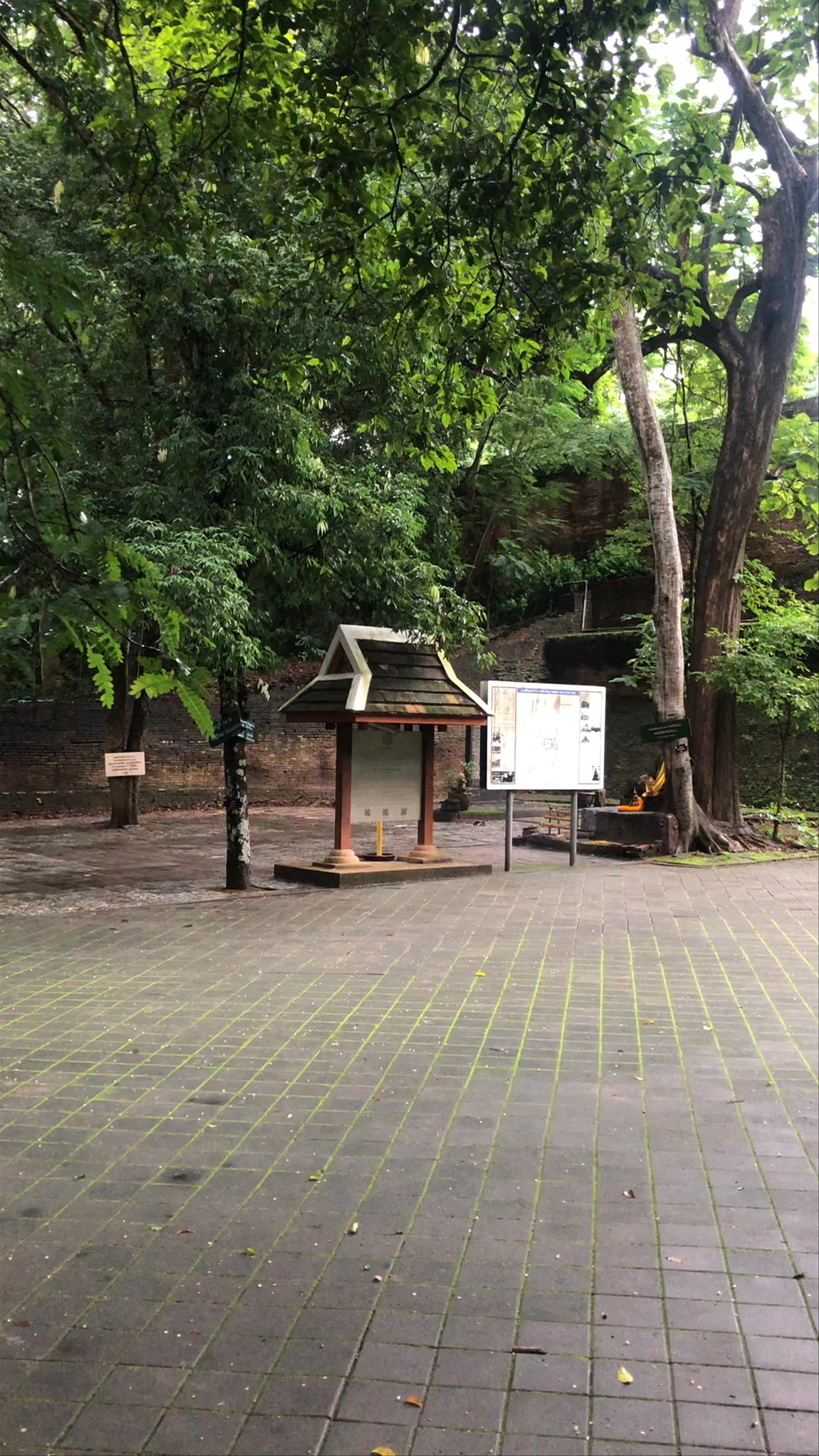 Wat Umong Suan Phutthatham