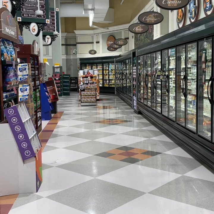 Harris Teeter - Many isles - Grocery Near Me - Herndon, Virginia