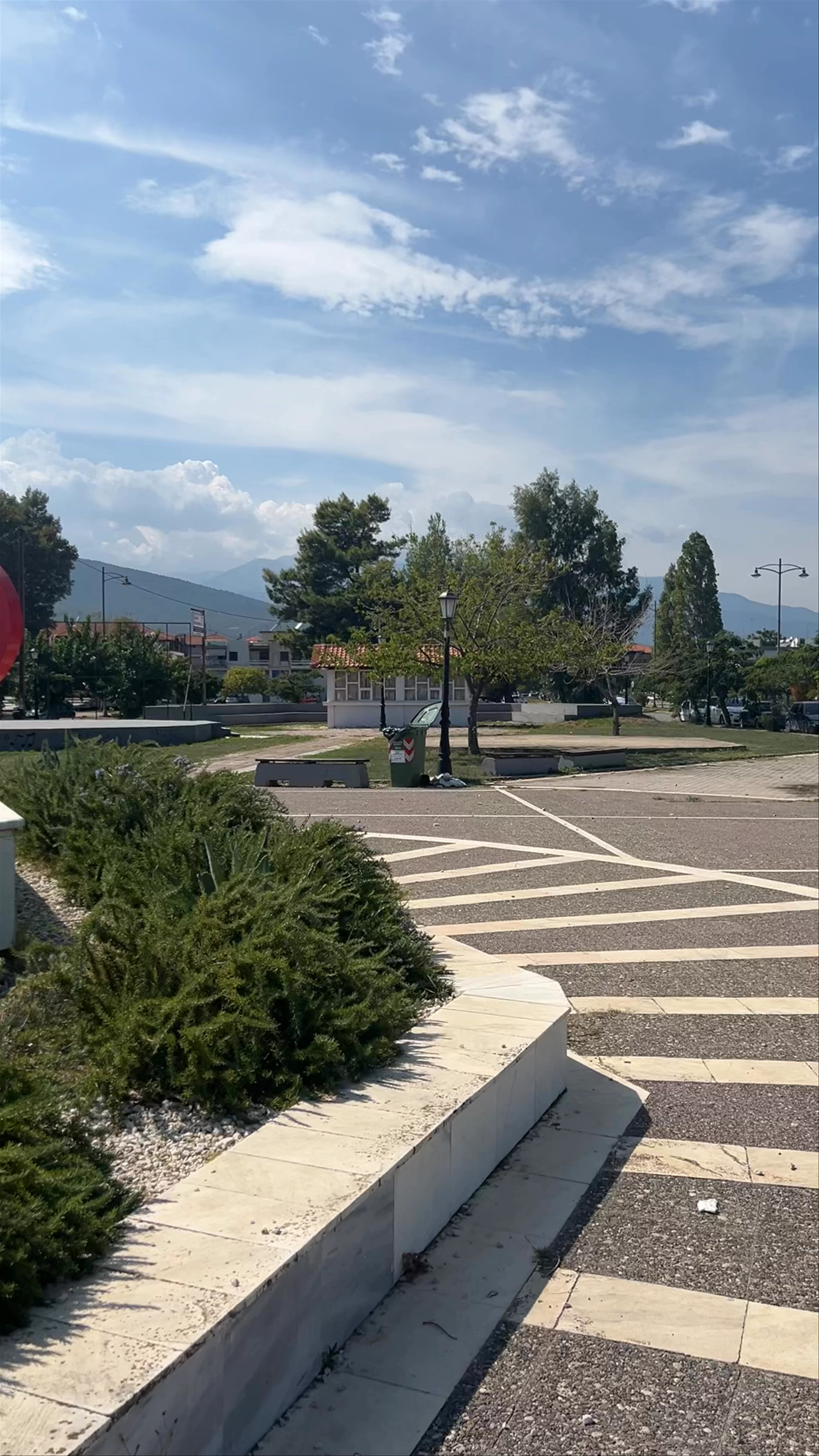 Syntribáni, Leoforos Megas Alexandros, Neoi Poroi