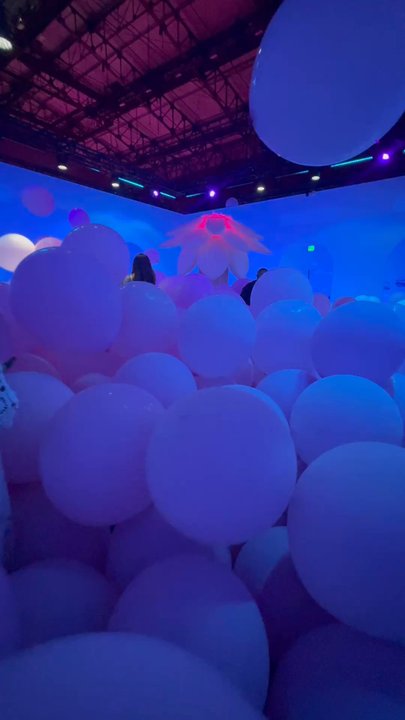 Bubble Planet - Virtual Reality Centers Near Me - Oakland, California