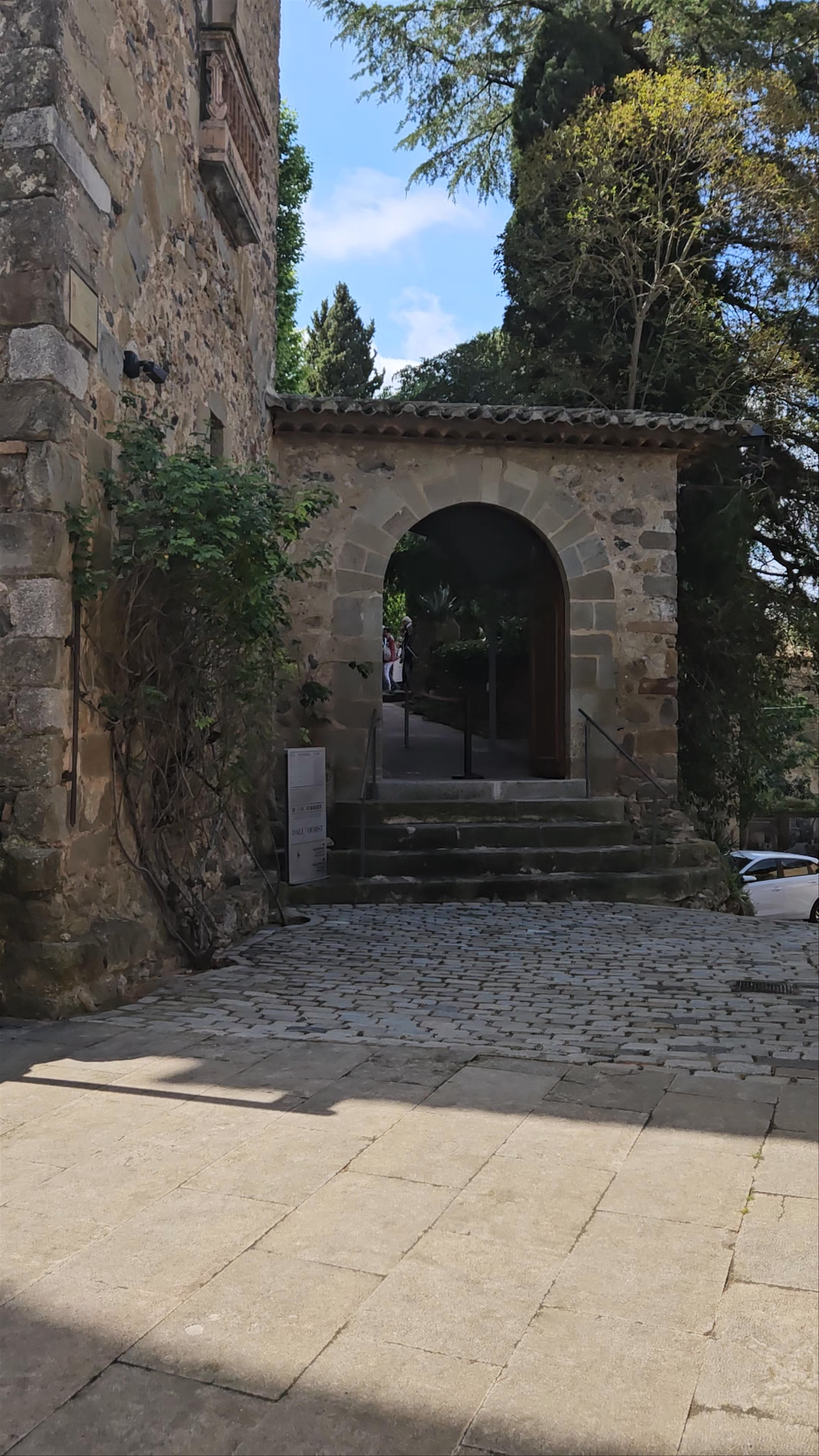 Iglesia de Sant Pere de Púbol