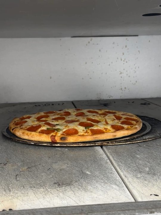 Doka Pizza - Pizza pepperoni - Pizza Near Me - Los Angeles, California