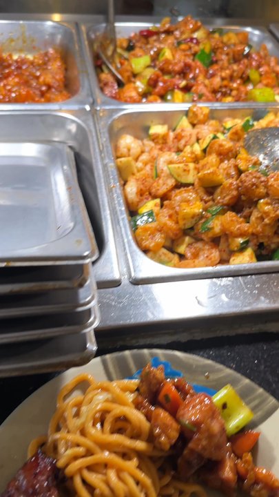 China 1 Buffet - Chow main and orange chicken are delicious - Chinese Near Me - Los Banos, California