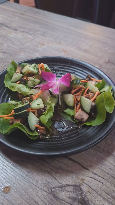 Mimosa On Grand - Portobello Mushroom lettuce wraps - Champagne Bars Near Me - Oakland, California