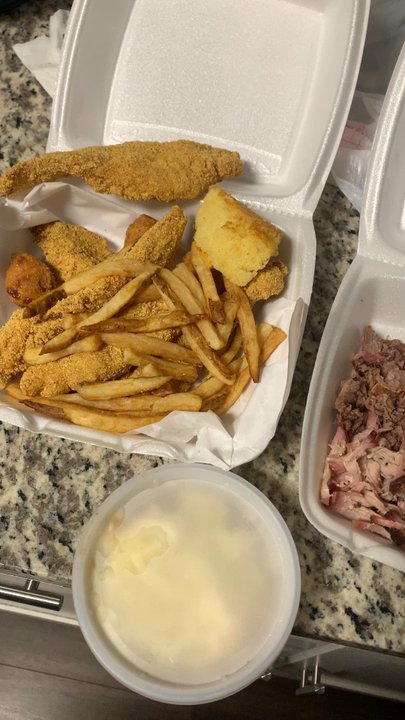 Splendora Cafe & BBQ - Politely robbed me - American Near Me - Splendora, Texas