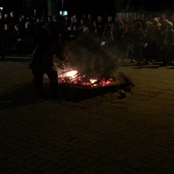 Ev.-Luth. Kirchengemeinde - Osterfeuer 2016 - Churches Near Me - Bargteheide, SH