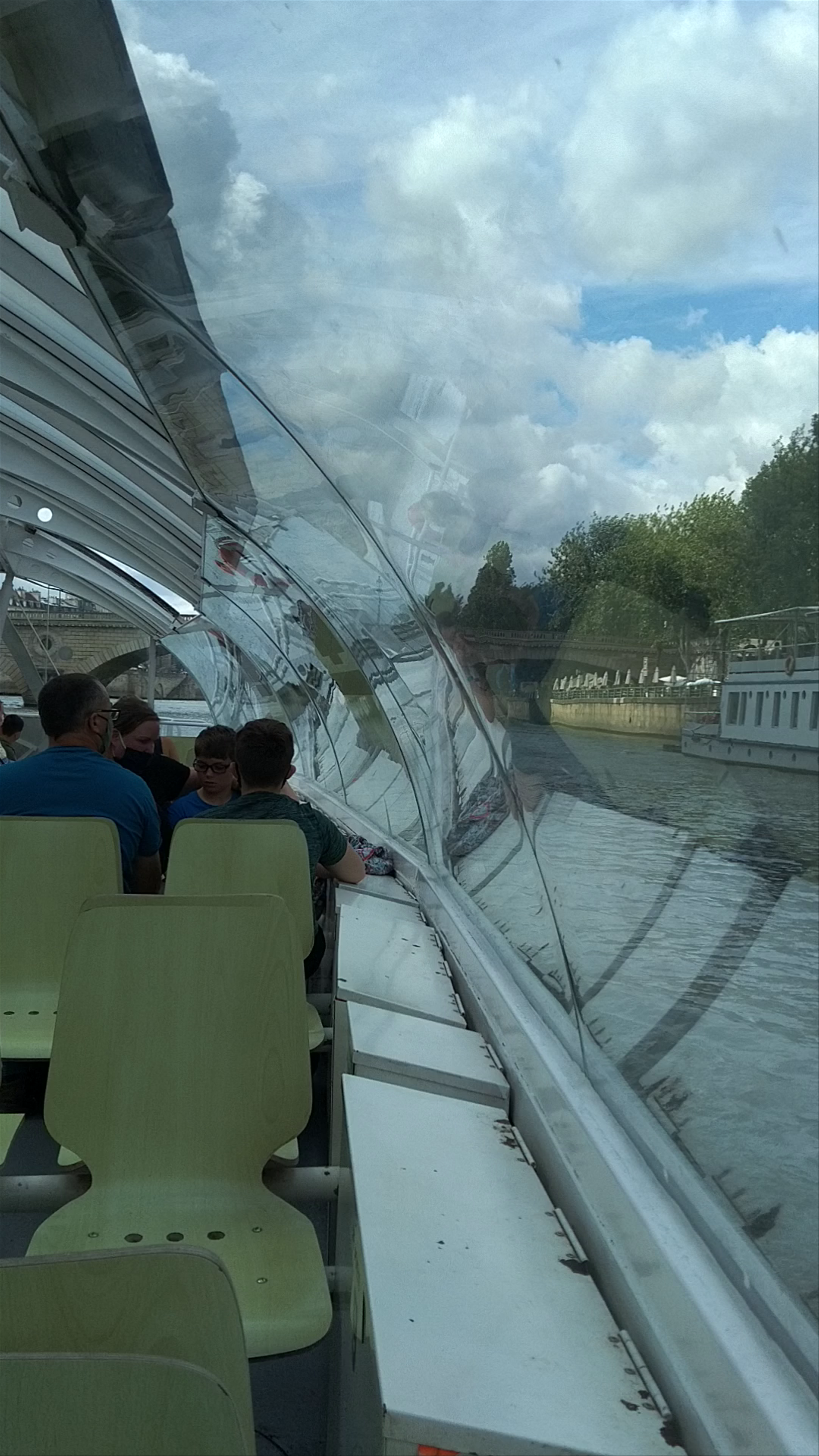 Batobus - Hotel De Ville station