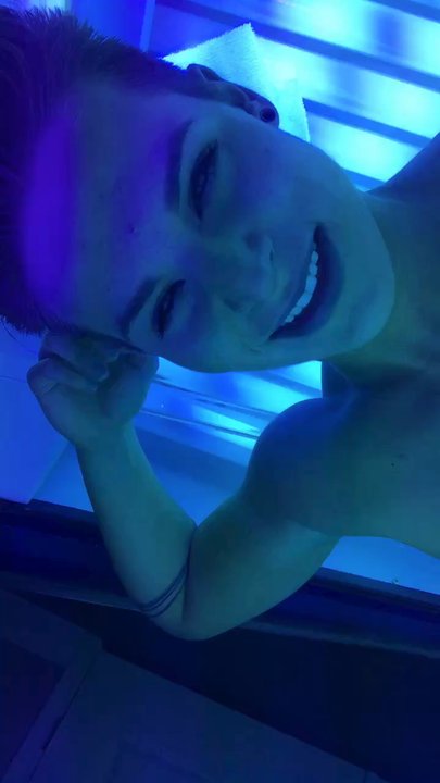 Glo Sun Spa - In the tanning bed! Having a blast getting pretty - Skin Care Near Me - Grand Prairie , Texas