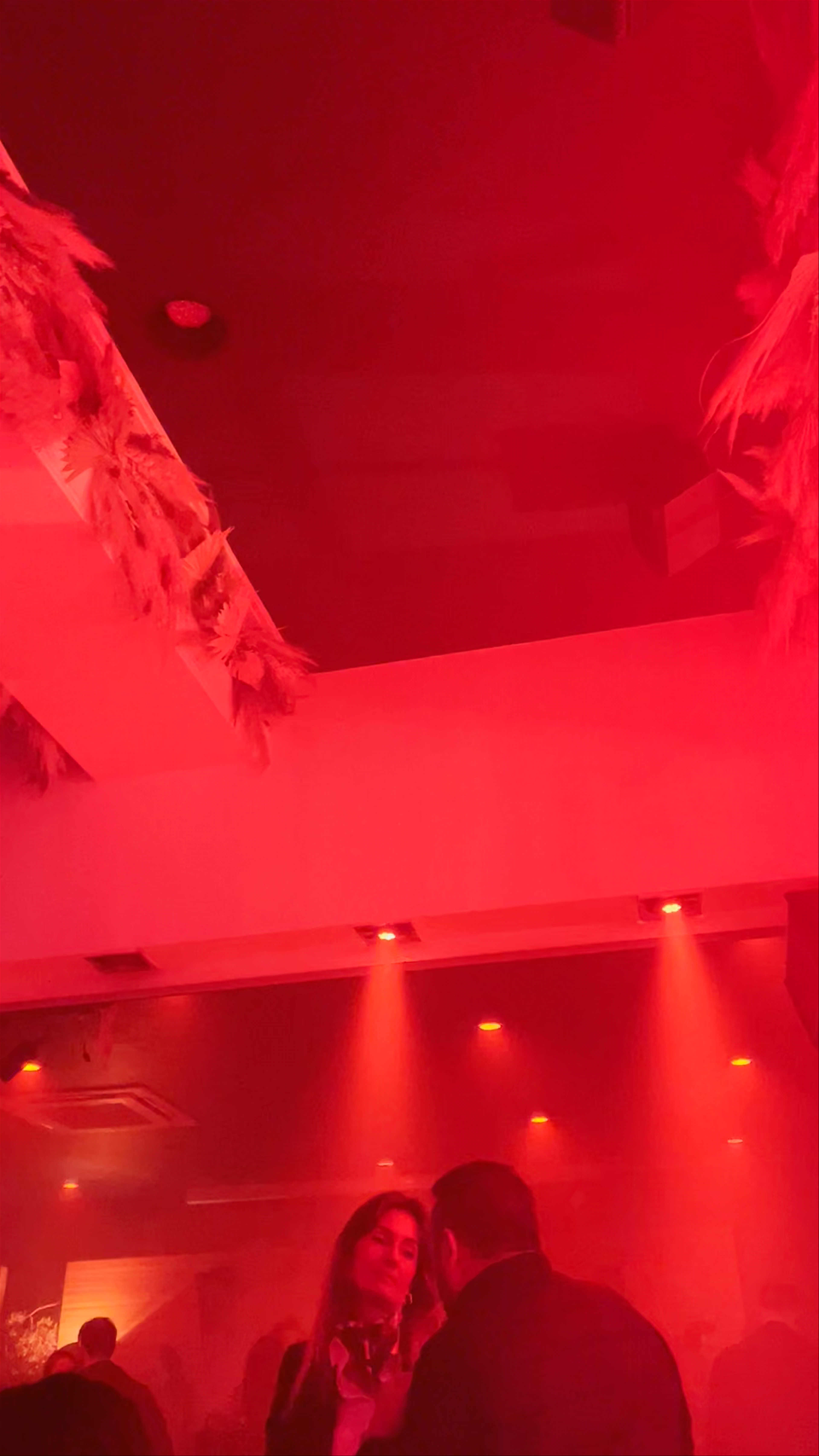 Wagon: Atmospheric Nightlife Spot in Lille's Place de la Gare