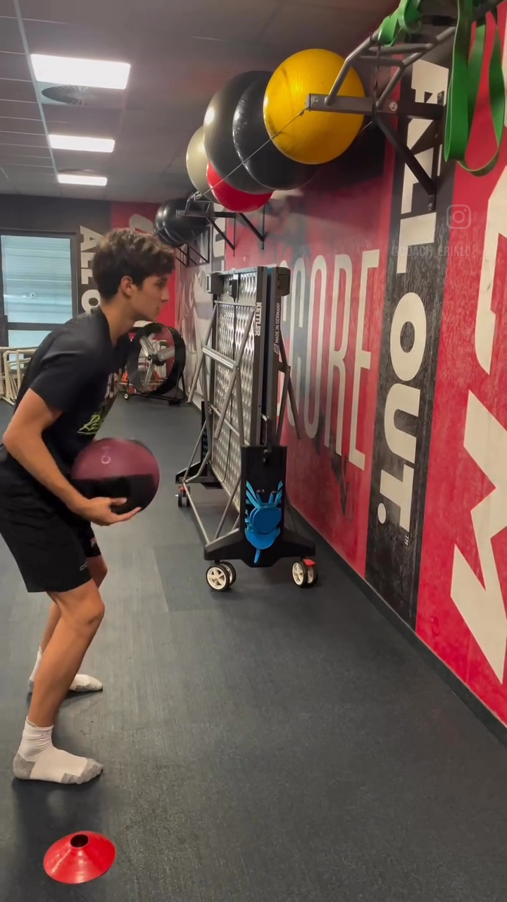 Stefan Matijevic: Elite Off-Ice Training with HC Pilsen Wolves U15