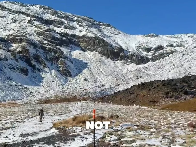 Hiking Tongariro Crossing Winter Edition