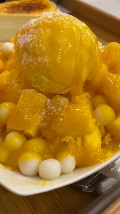 Mango Mango Dessert - Your taste buds will thank you later - Desserts Near Me - Cleveland, Ohio