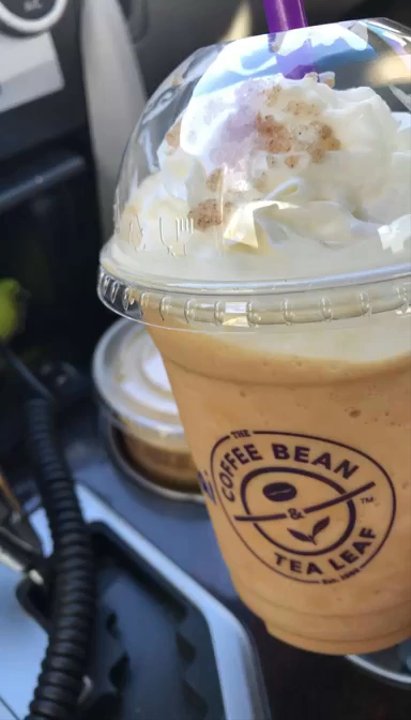 The Coffee Bean & Tea Leaf - Pumpkin Chai Latte and Pumpkin spiced Iced blended chai tea. - Coffee & Tea Near Me - Kapolei, Hawaii