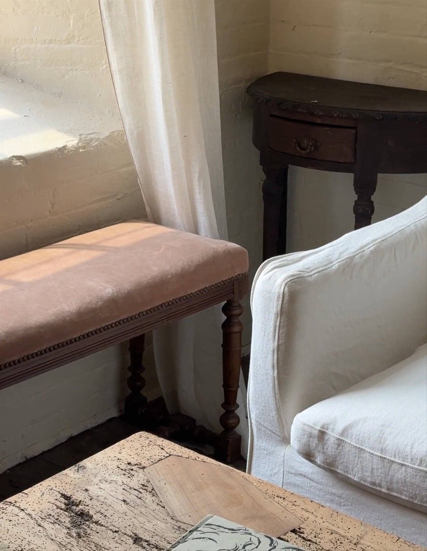18th c. Chateau Bench