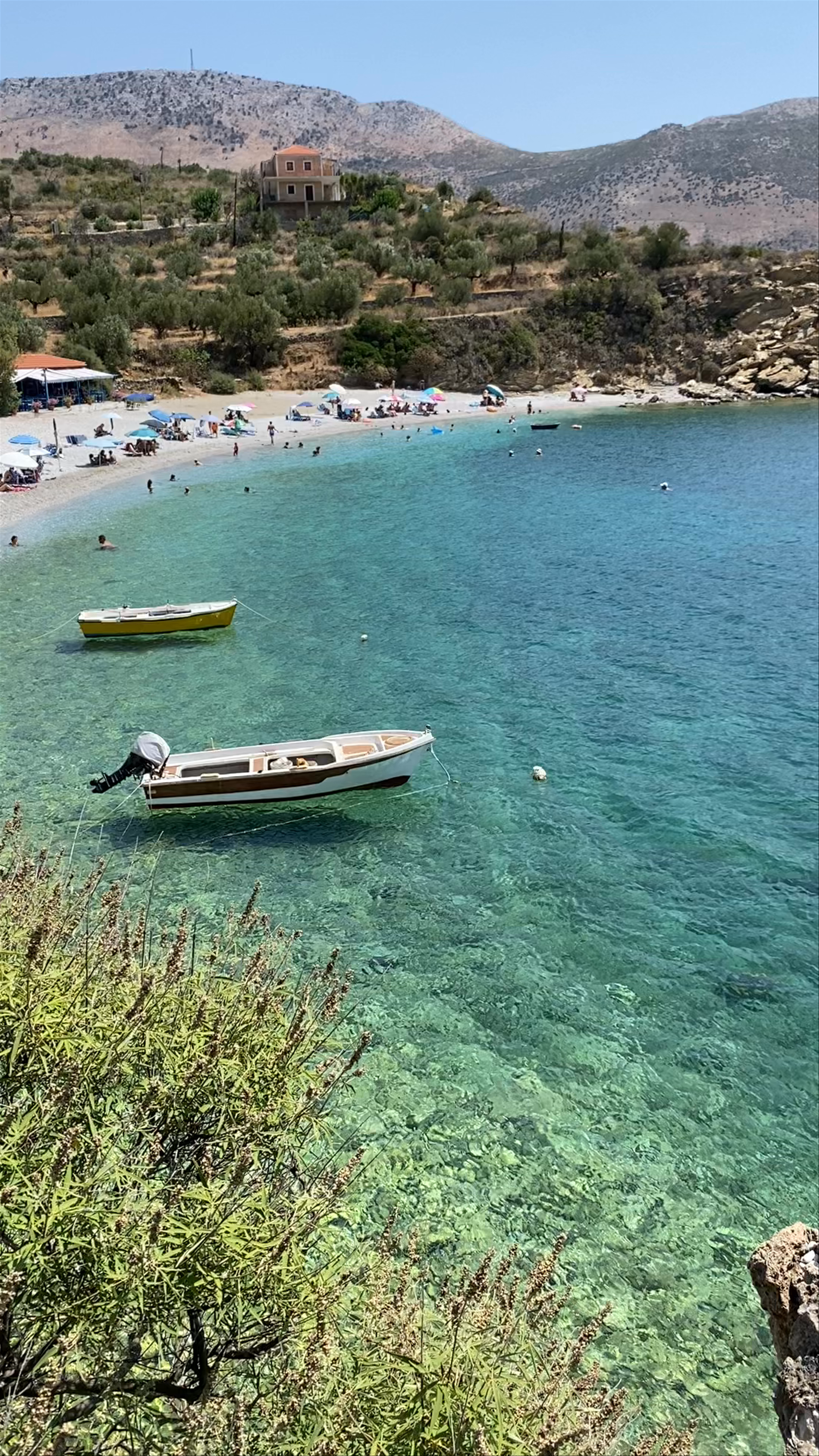 Παραλία Χαλίκια Βαττα