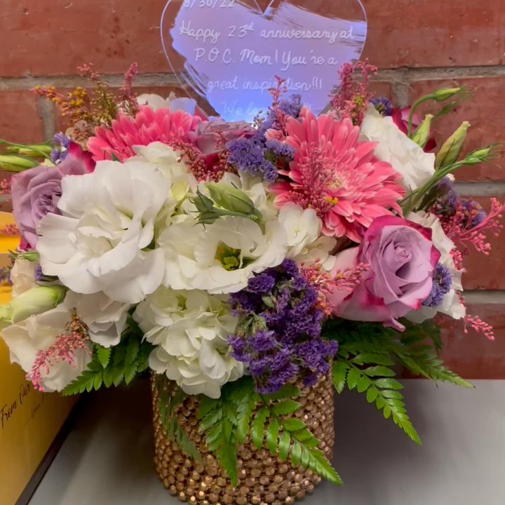 Le Daisy Flowers - Anniversary arrangement for my mom - Florists Near Me - Los Angeles, California