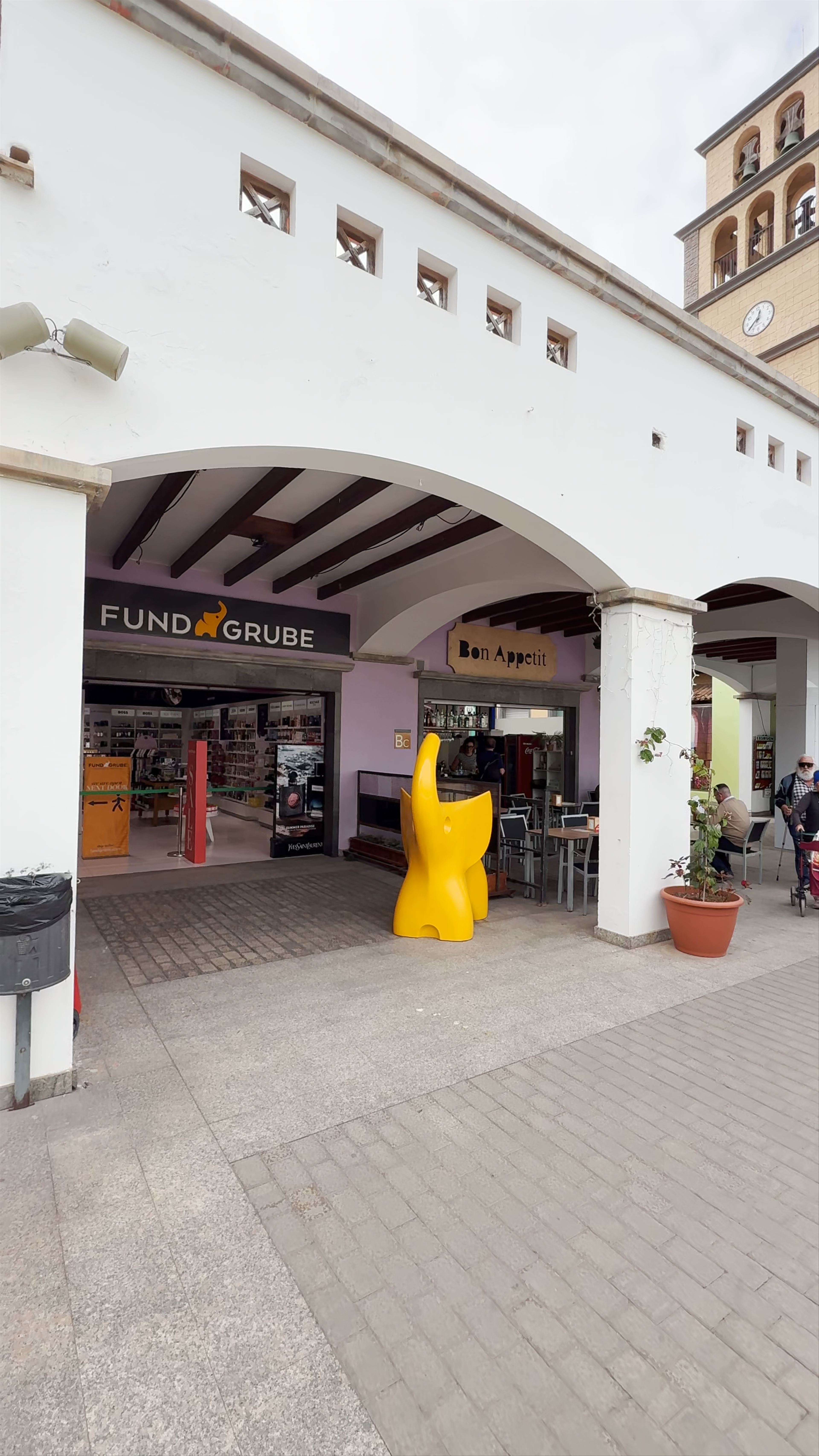 Villa Comercial El Campanario