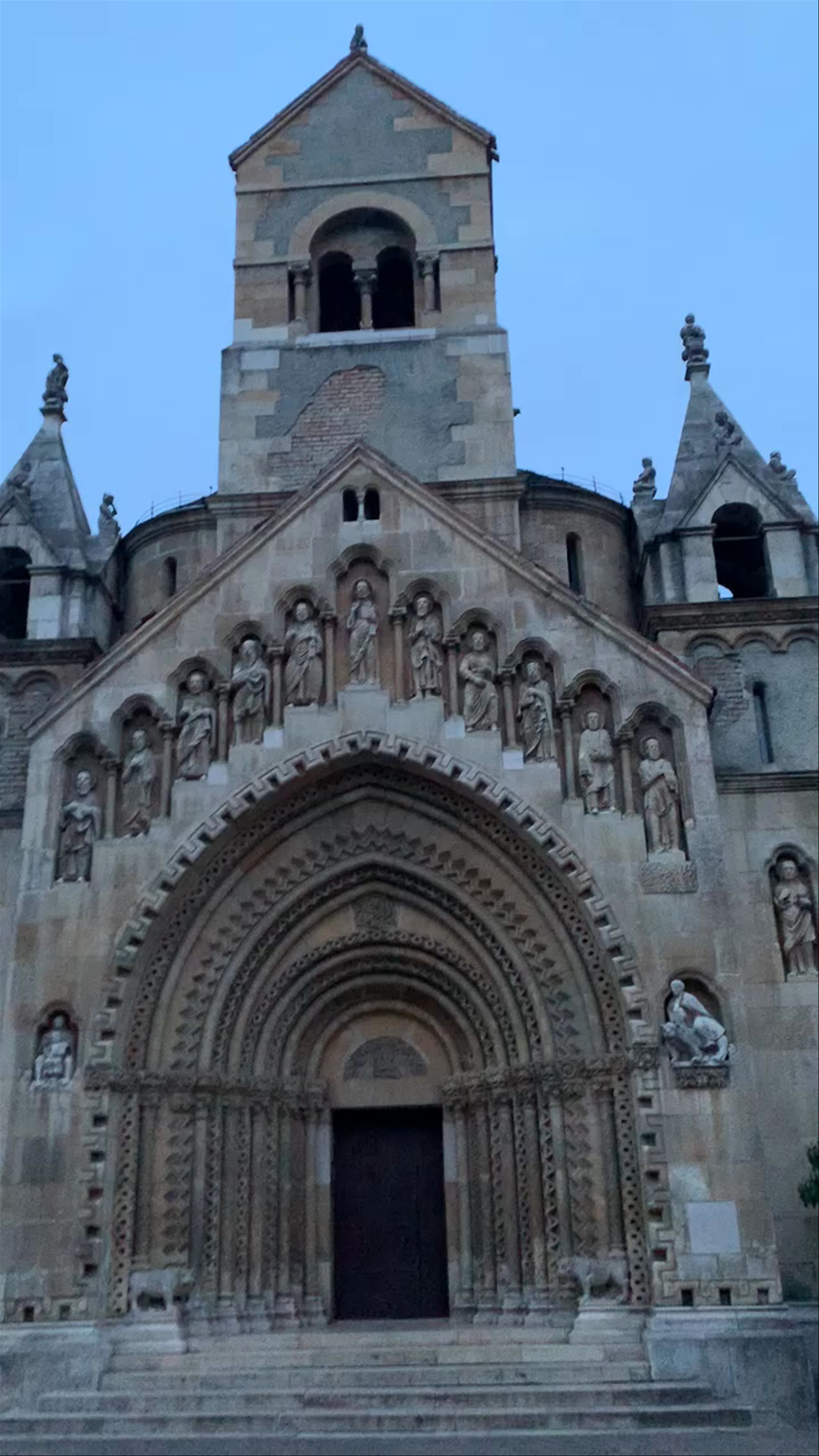 Jaki Chapel: Romanesque Majesty in Budapest